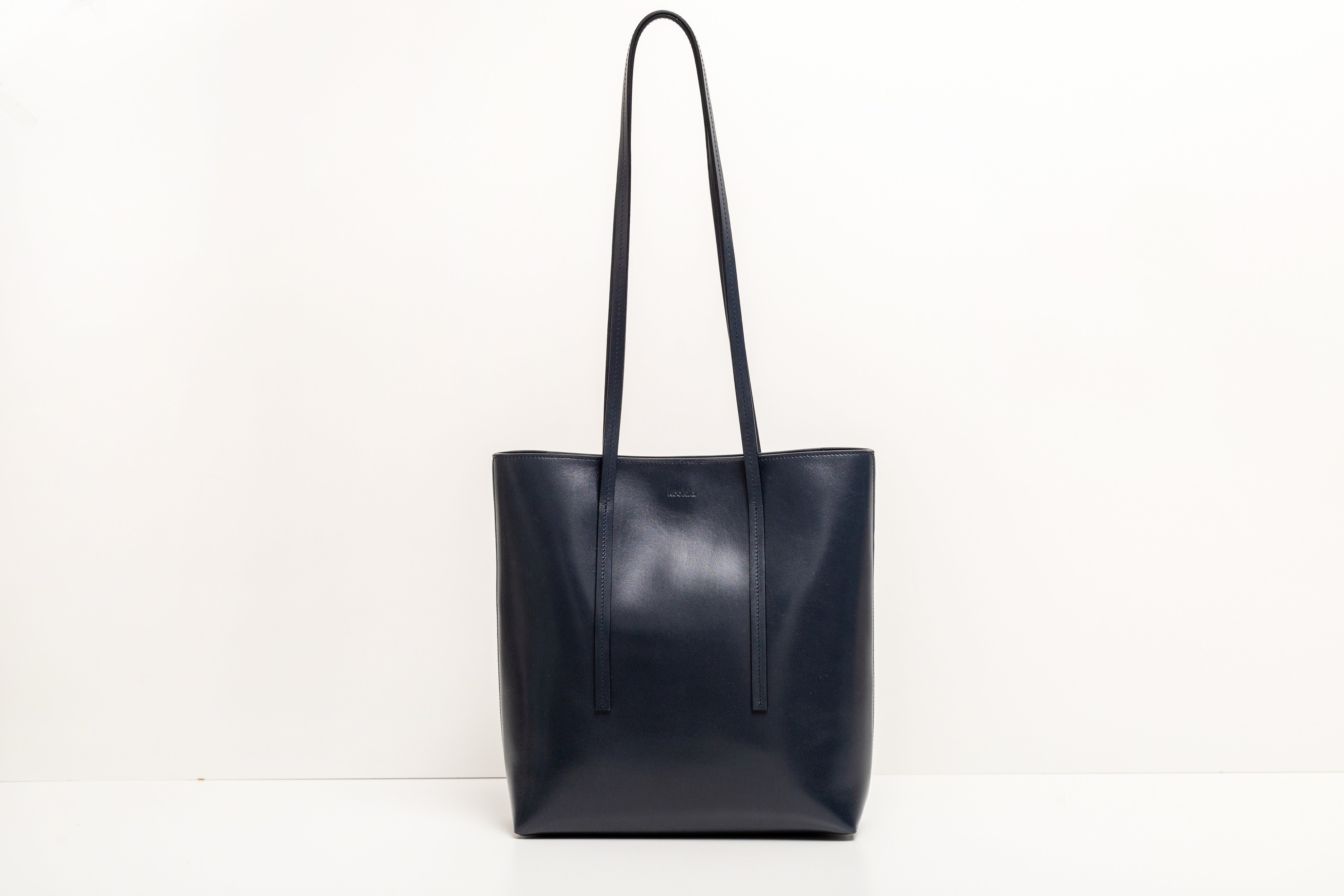 The Shoulder Tote