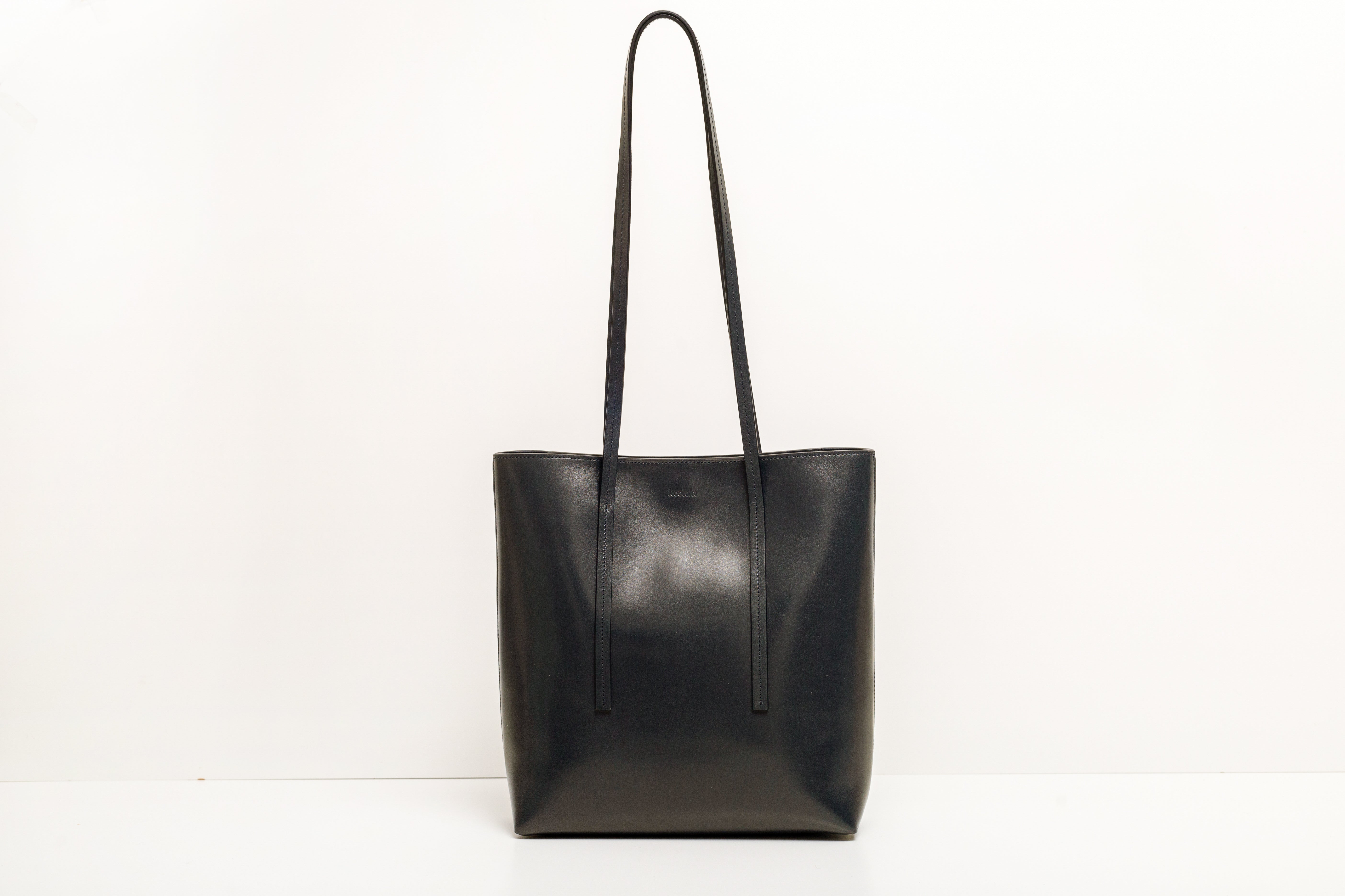 The Shoulder Tote
