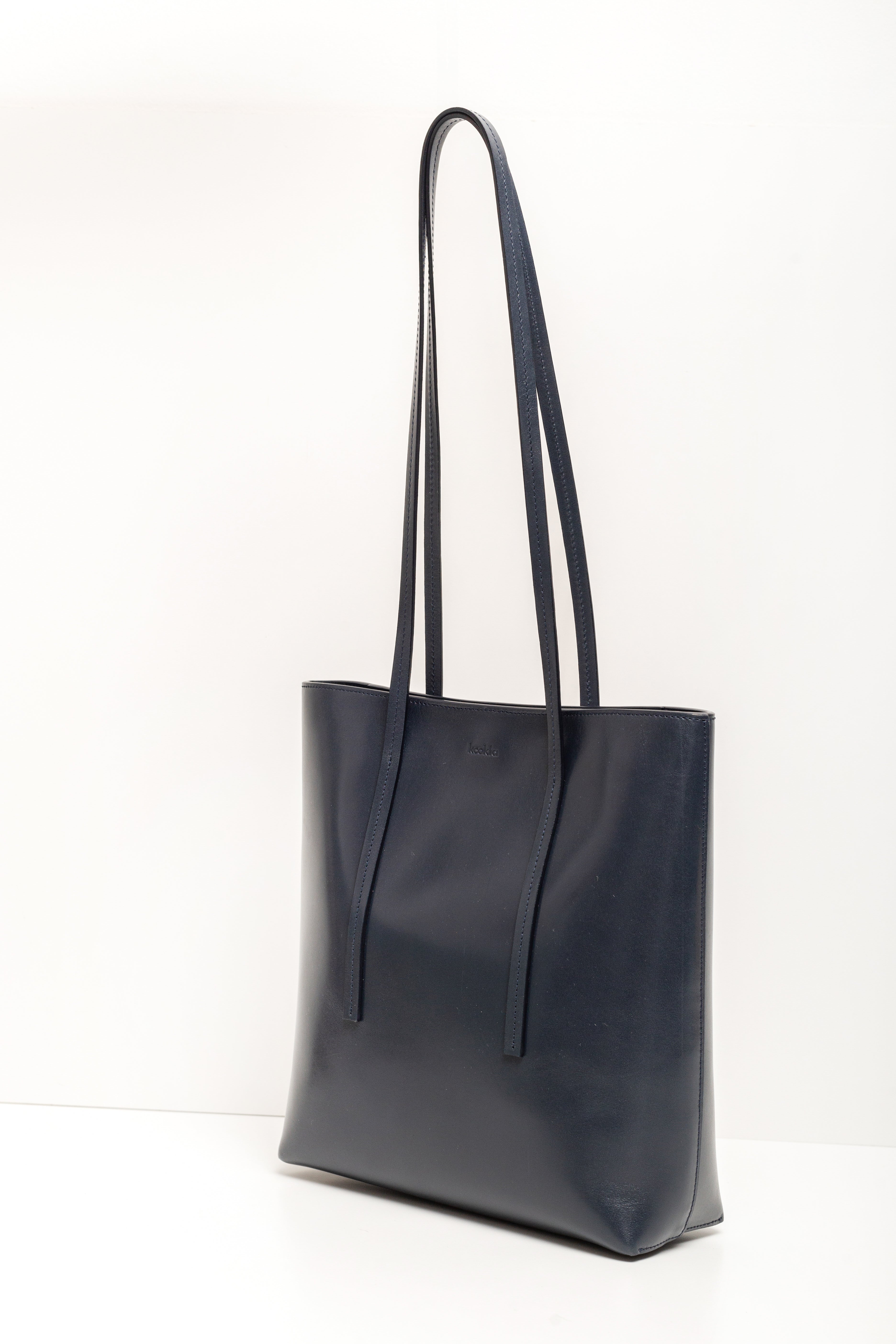 The Shoulder Tote