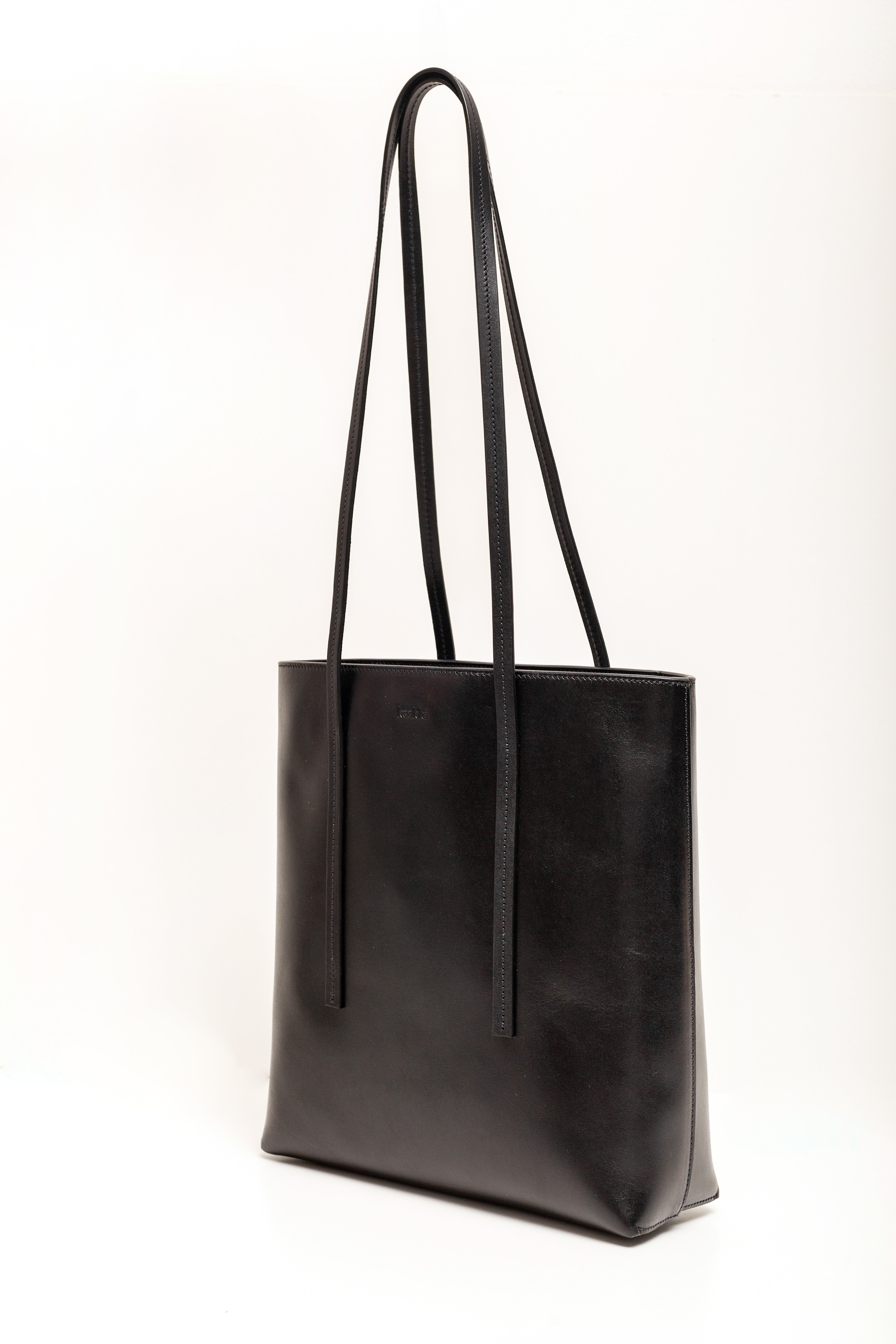 The Shoulder Tote