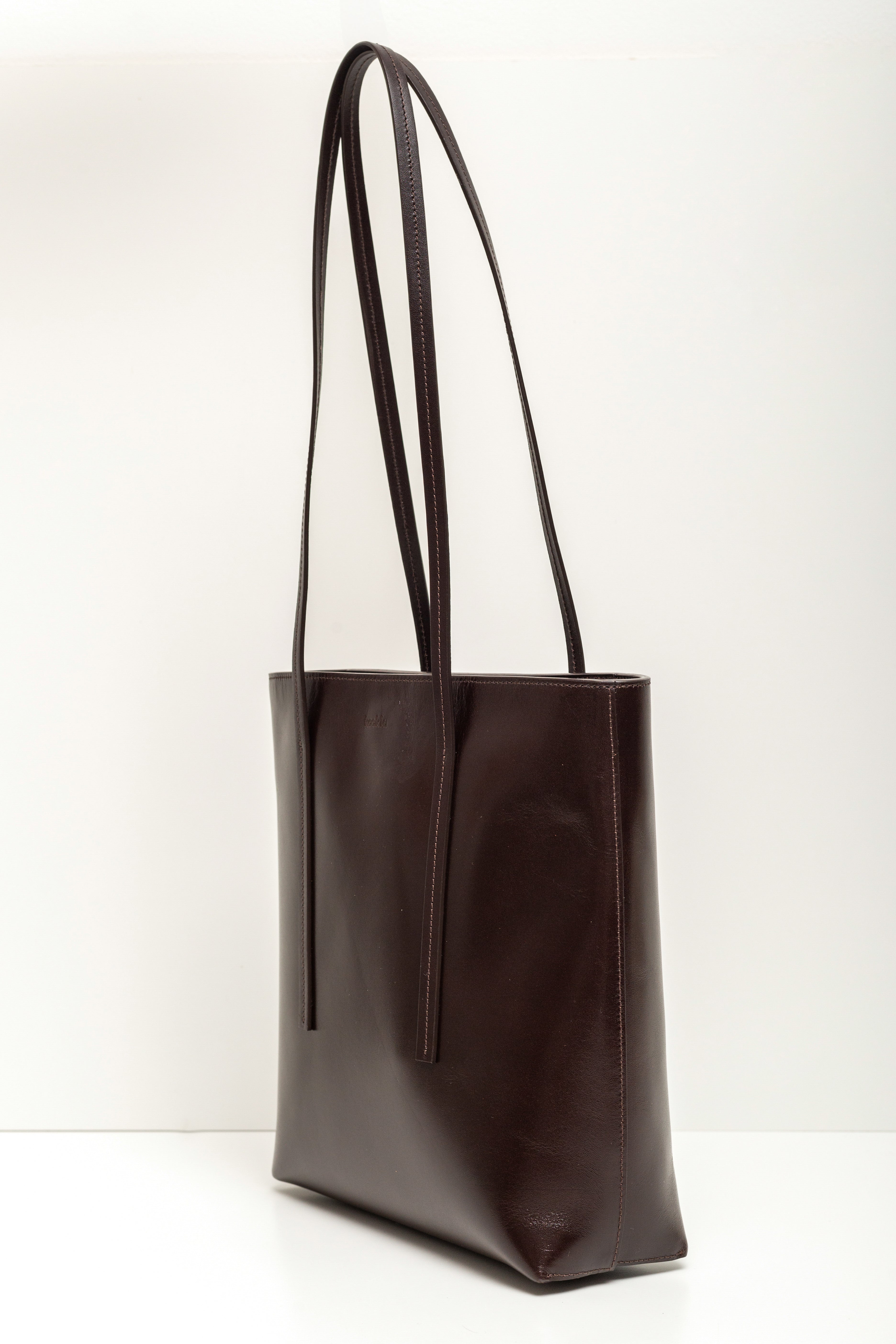 The Shoulder Tote