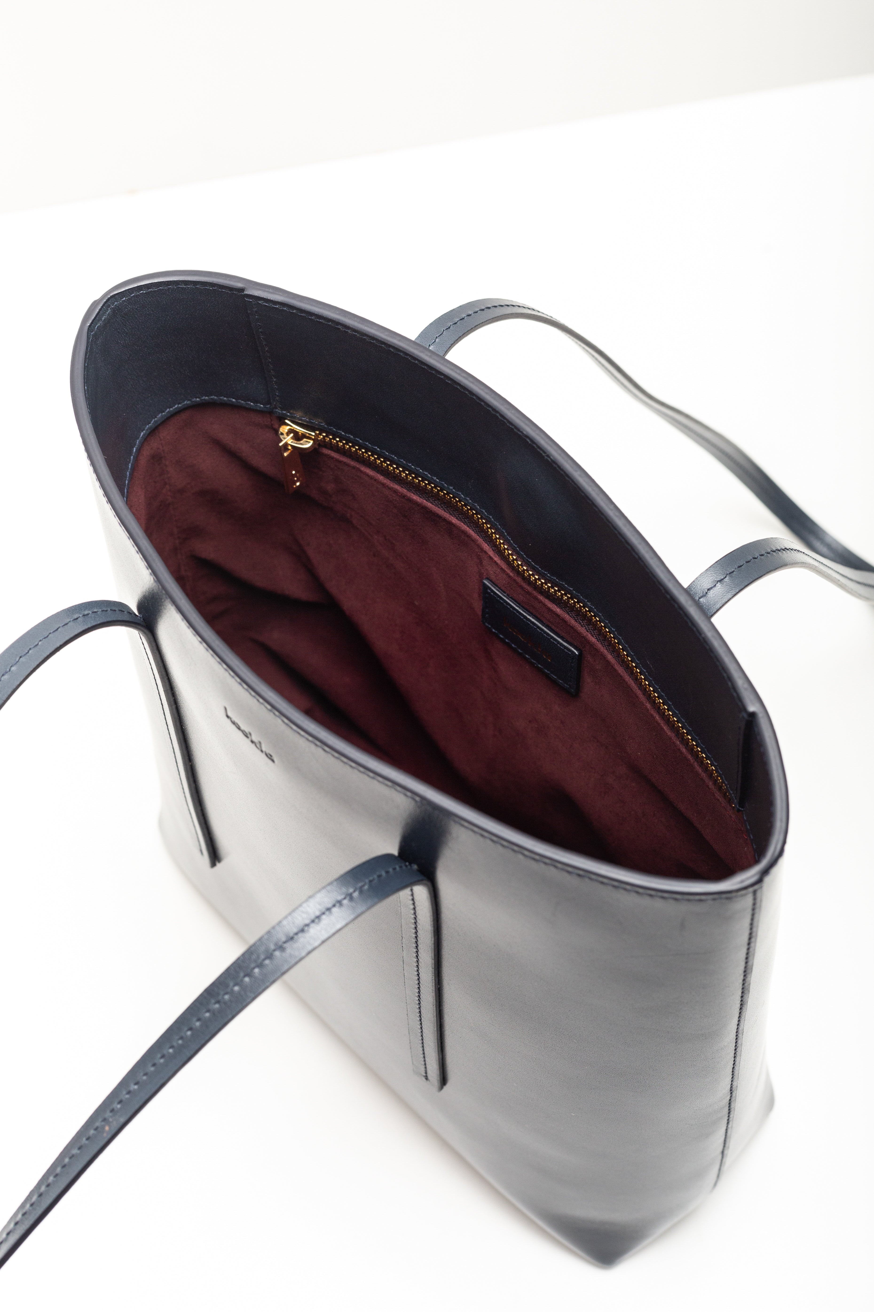 The Shoulder Tote