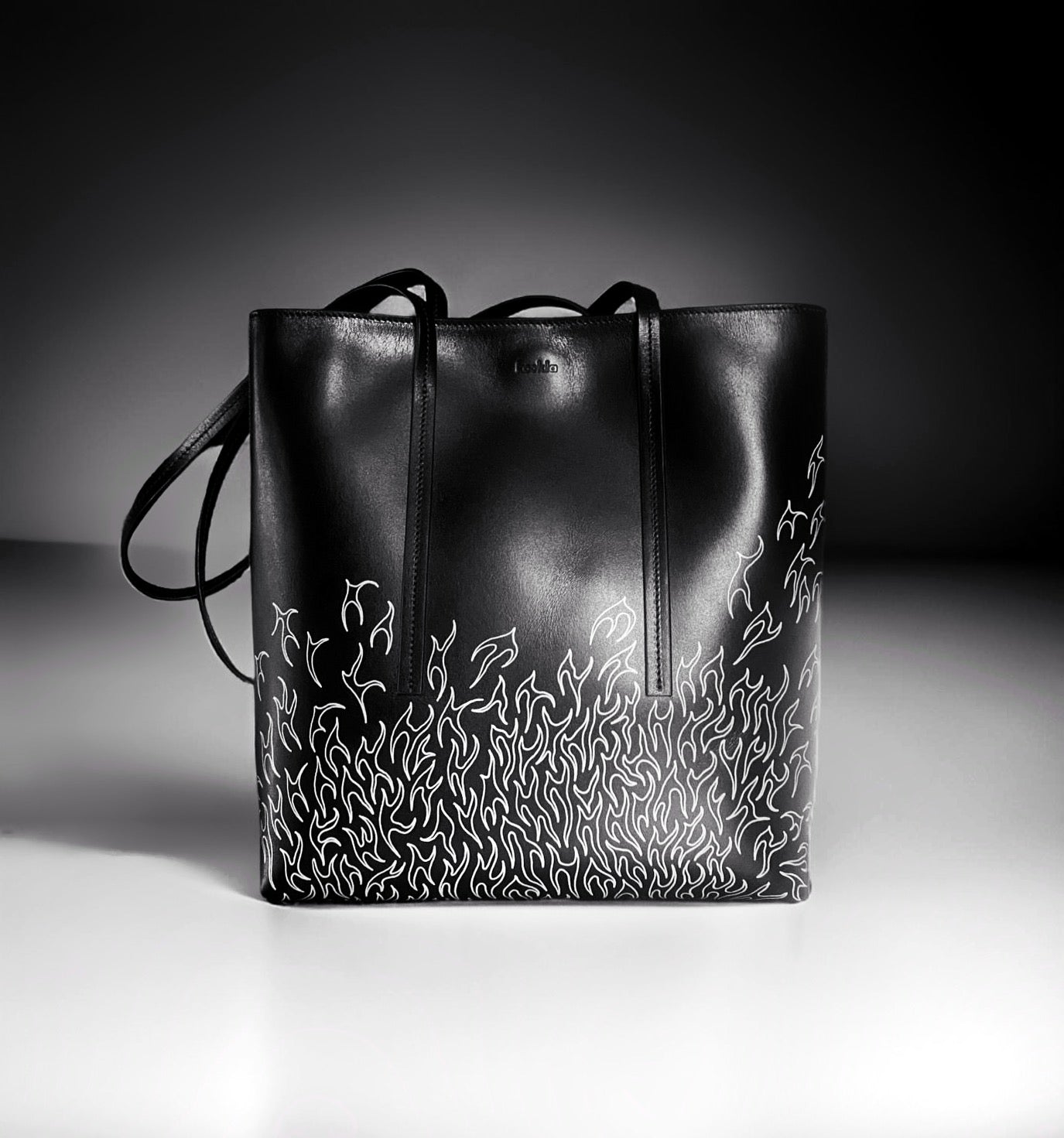 THE SHOULDER TOTE "FLAMES"