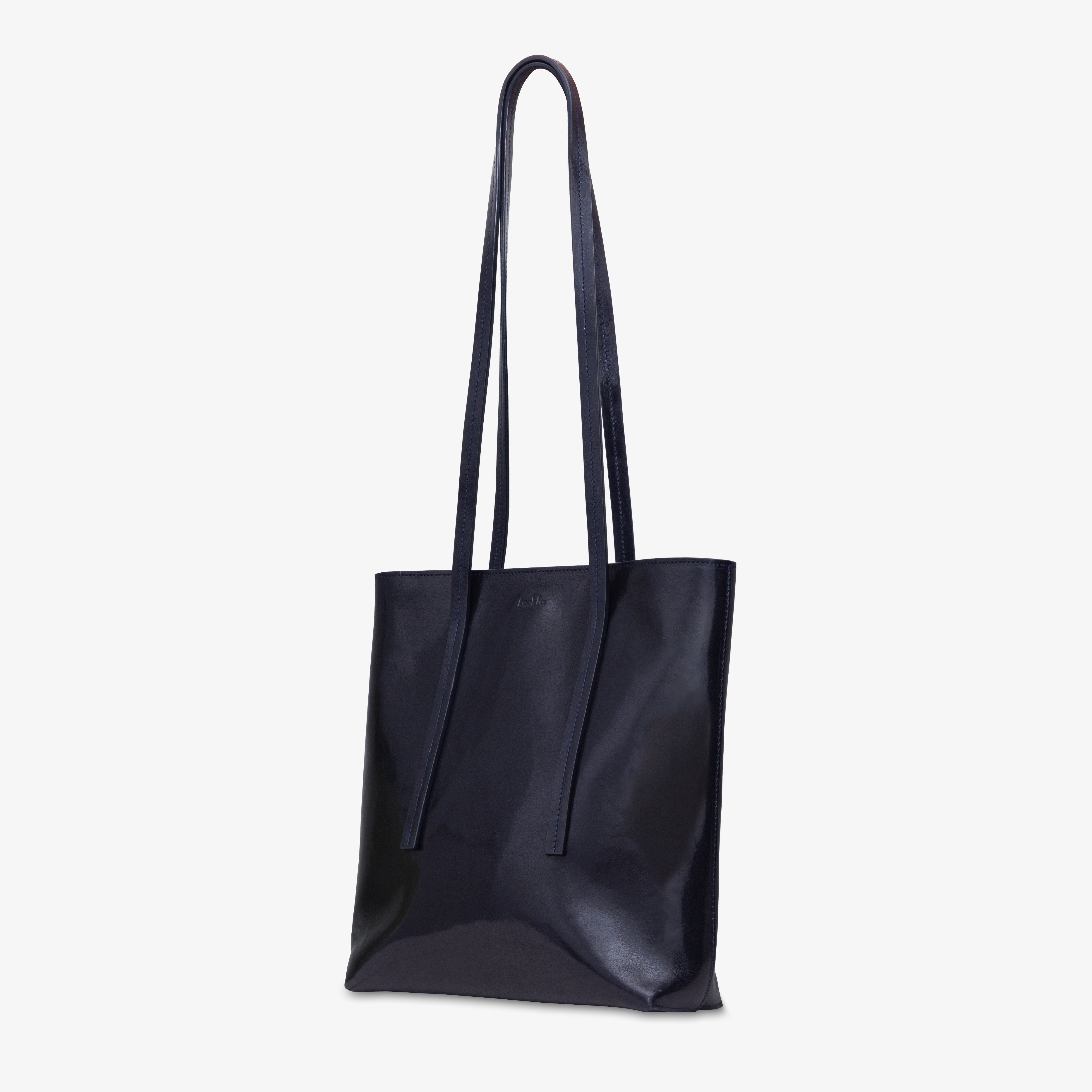 The Shoulder Tote